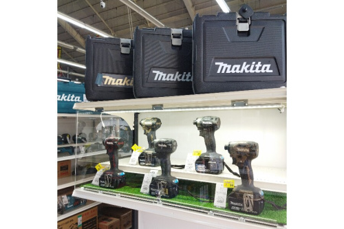 工具のインパクトドライバー