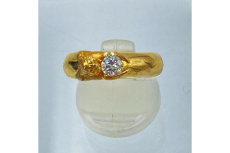 ジュエリーのリング 