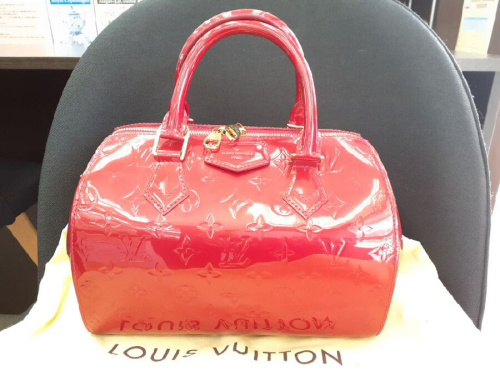 LOUISVUITTON（ルイヴィトン）のヴェルニ