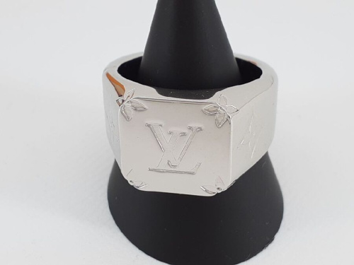 ファッションの中古ブランドアクセサリー