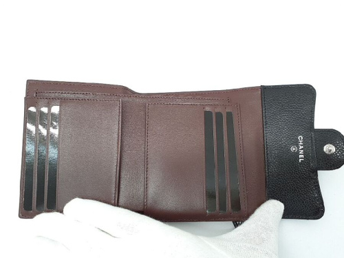 CHANEL（シャネル）の三つ折り財布