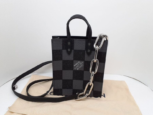 ブランドバッグ・財布のLOUISVUITTON(ルイヴィトン）