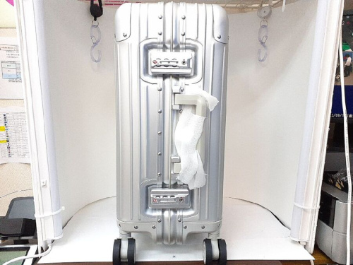 キャリーケースのスーツケース