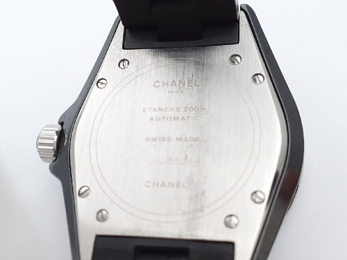 CHANELのJ12
