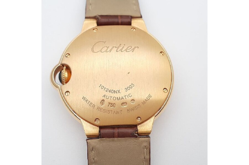 カルティエのバロンブルー