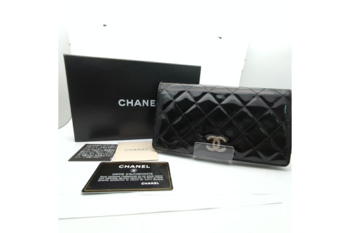 ブランドバッグ・財布のCHANEL（シャネル)