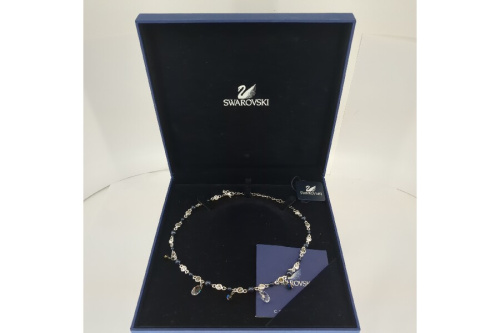 ディオール（DIOR）のスワロフスキー（SWAROVSKI）