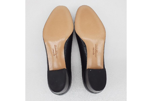 パンプスのサルヴァトーレフェラガモ（Salvatore Ferragamo）