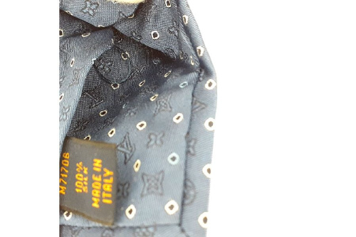 シルクのメンズファッション