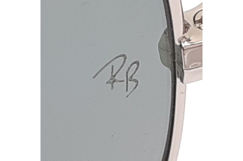 サングラスのレイバン