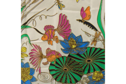 ファッション小物のスカーフ