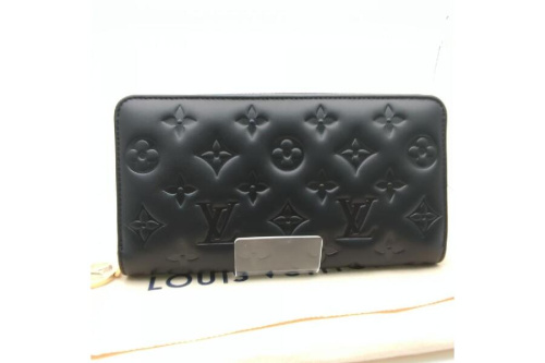 長財布のルイ・ ヴィトン（LOUIS VUITTON）
