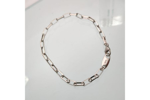 ジュエリーのブレスレット