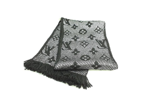 マフラーのルイ・ ヴィトン（LOUIS VUITTON）
