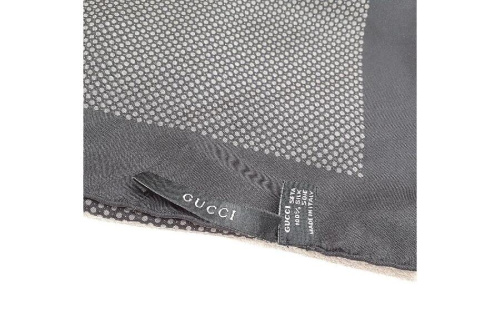スカーフのグッチ(GUCCI)