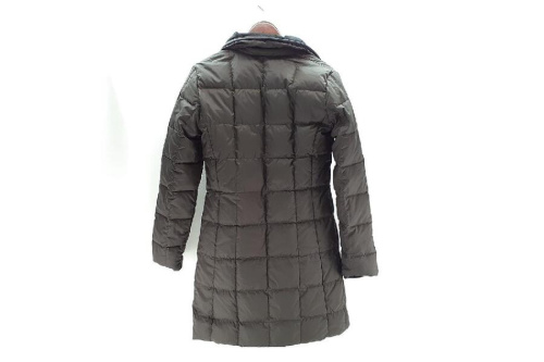 ロングコートのモンクレール