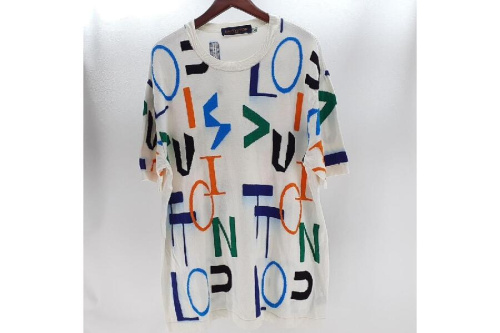 ファッションのTシャツ