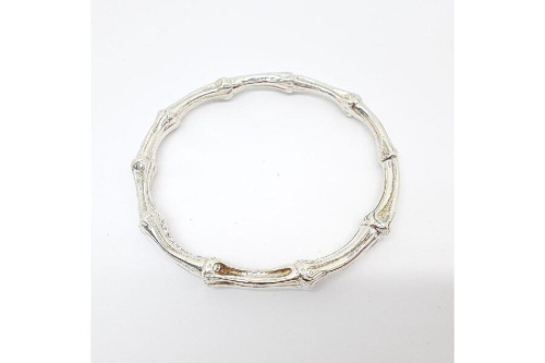 ジュエリーのブレスレット