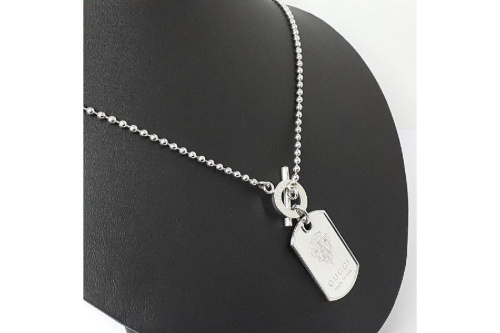 ジュエリーのネックレス