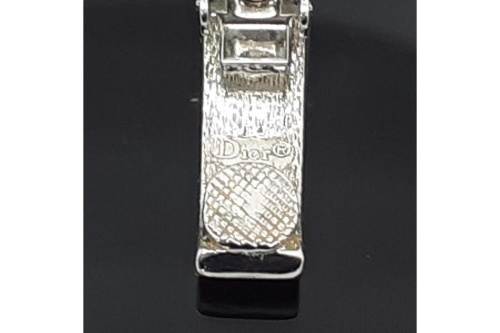 イヤリングのディオール（DIOR）