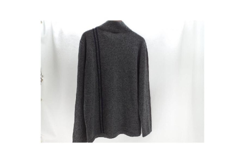 長袖ニットのメンズ
