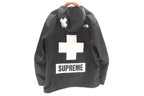 シュプリーム(SUPREME)のマウンテンパーカー