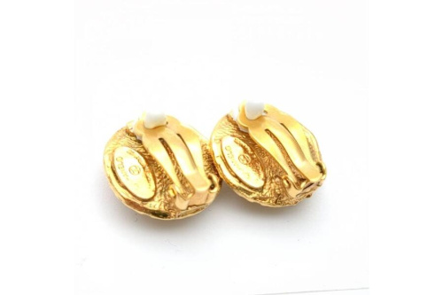 イヤリングのシャネル（CHANEL）