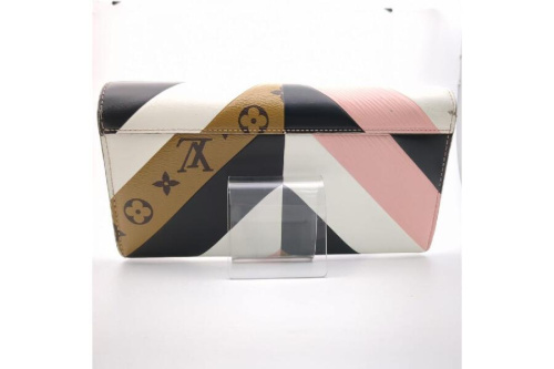 長財布のルイ・ ヴィトン（LOUIS VUITTON）