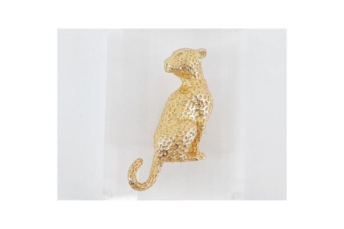 ジュエリーのブローチ