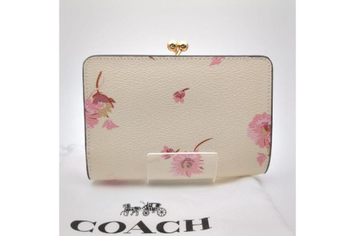 がま口のコーチ（COACH）