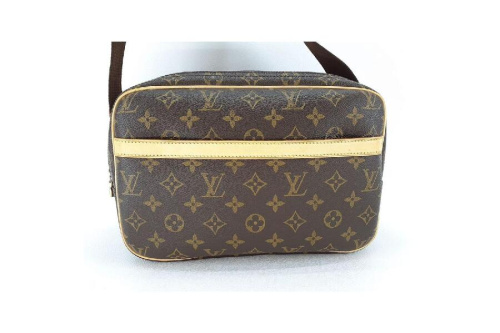 バッグのショルダーバッグ