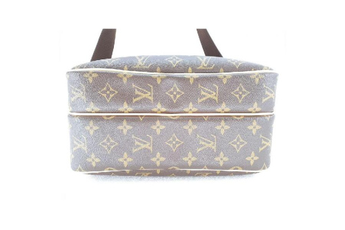 リポーターPMのモノグラム