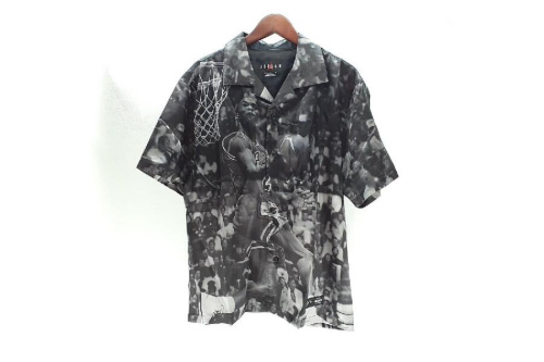 ファッションのトップス