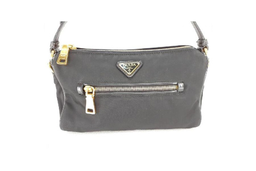 ハンドバッグのプラダ(PRADA)