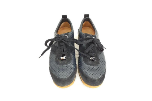 スニーカーのルイ・ ヴィトン(LOUIS VUITTON)