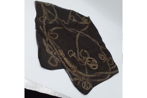 スカーフのグッチ（GUCCI）