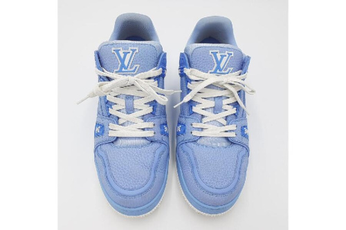スニーカーのルイ・ ヴィトン(LOUIS VUITTON)