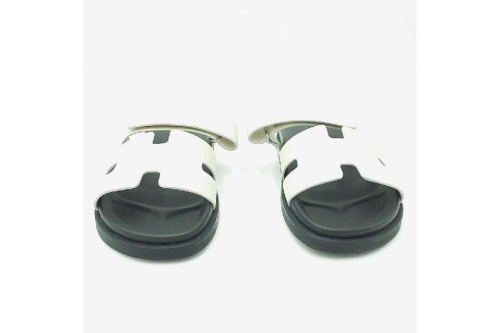 サンダルのエルメス（HERMES）