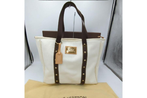 バッグのトートバッグ