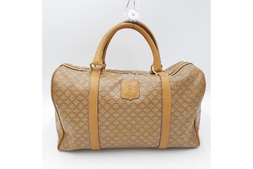 バッグのボストンバッグ