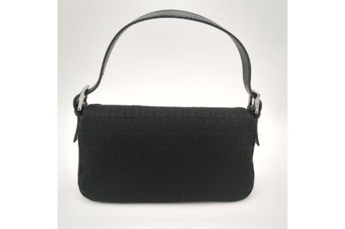 ショルダーバッグのフェンディ（FENDI）