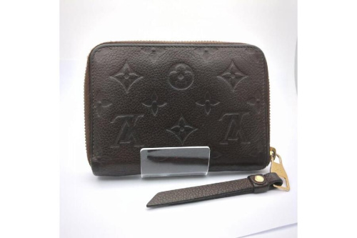 2つ折り財布のルイ・ ヴィトン（LOUIS VUITTON）