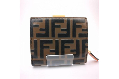 2つ折り財布のフェンディ（FENDI）