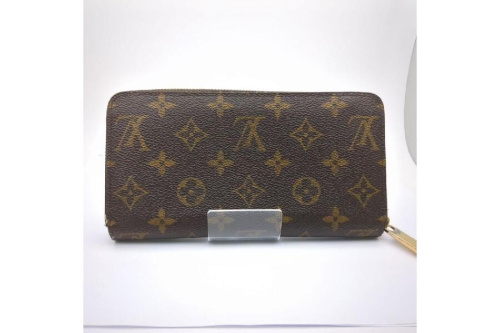 長財布のルイ・ ヴィトン（LOUIS VUITTON）