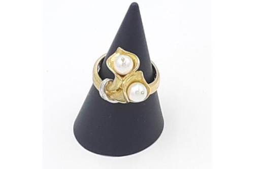 ジュエリーのリング