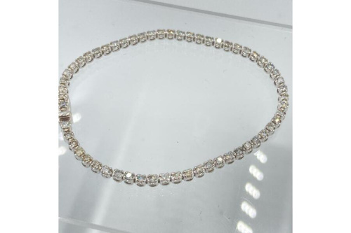 ジュエリーのブレスレット