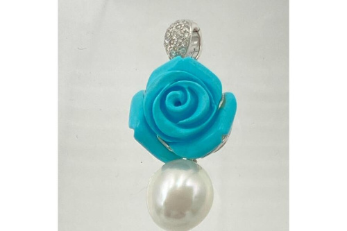 ジュエリーのホワイトゴールド