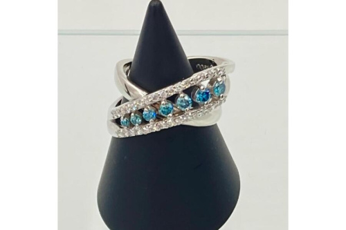 ジュエリーのリング