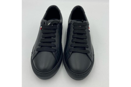 スニーカーのモンクレール（MONCLER）