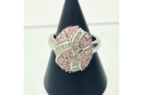 ジュエリーのリング